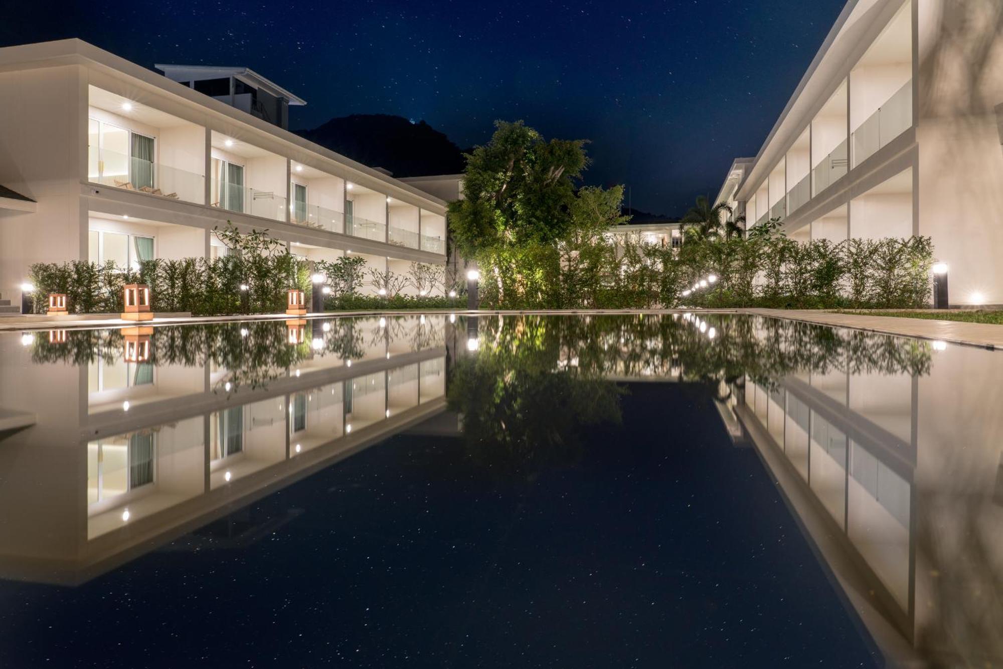 Niranapa Boutique Resort Praia de Kata Exterior foto