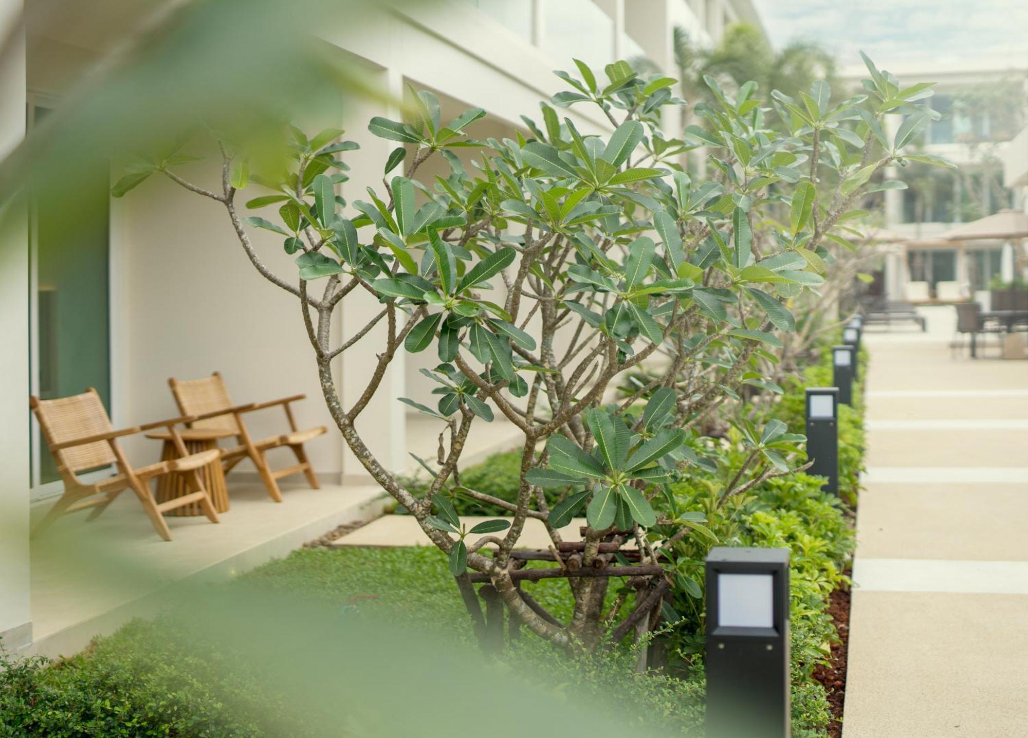 Niranapa Boutique Resort Praia de Kata Exterior foto
